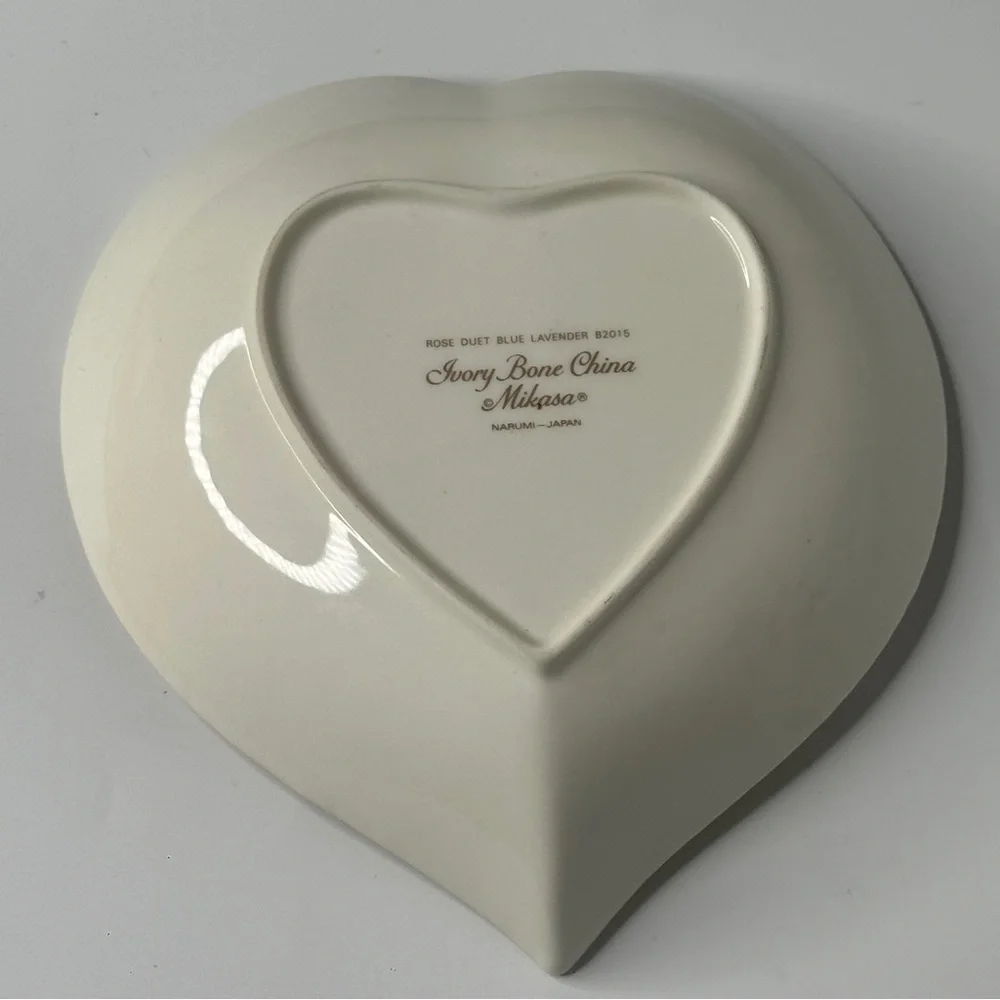 Mikasa Rose Duet Blue Lavender Heart Shaped Bone China Dish Ivory B2015